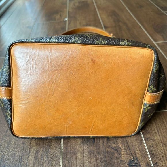 Louis Vuitton Bag - Picture 4 of 11